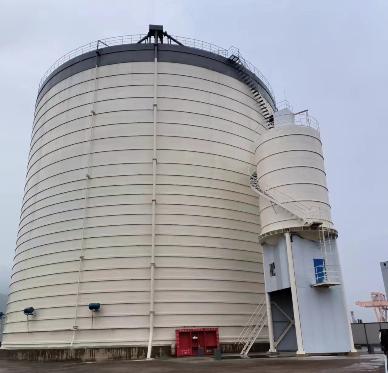 乌苏10万吨水泥钢板库